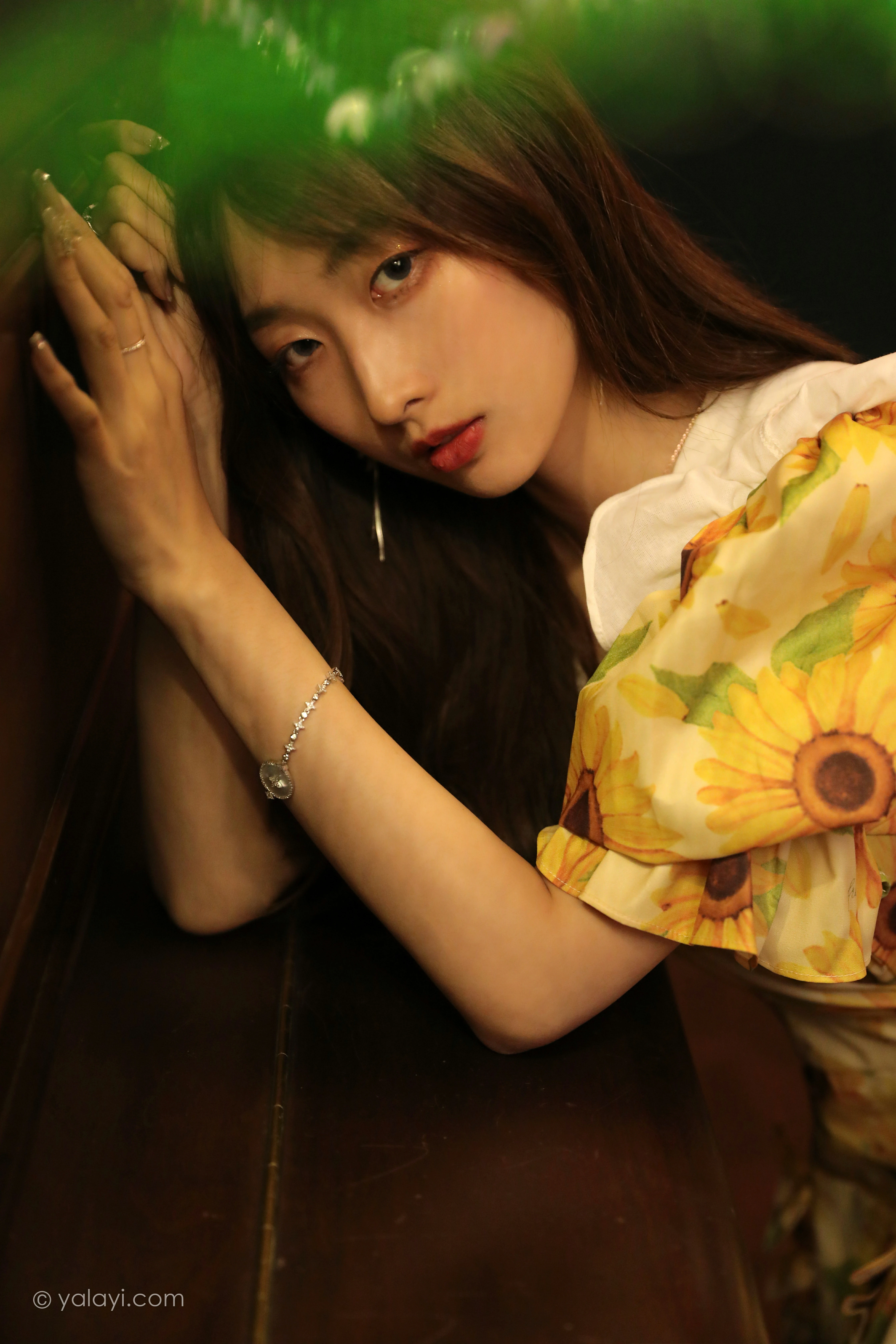 [YALAYI雅拉伊]NO.816 只剩下钢琴 佳佳 黄色连衣裙居家复古写真集第6张