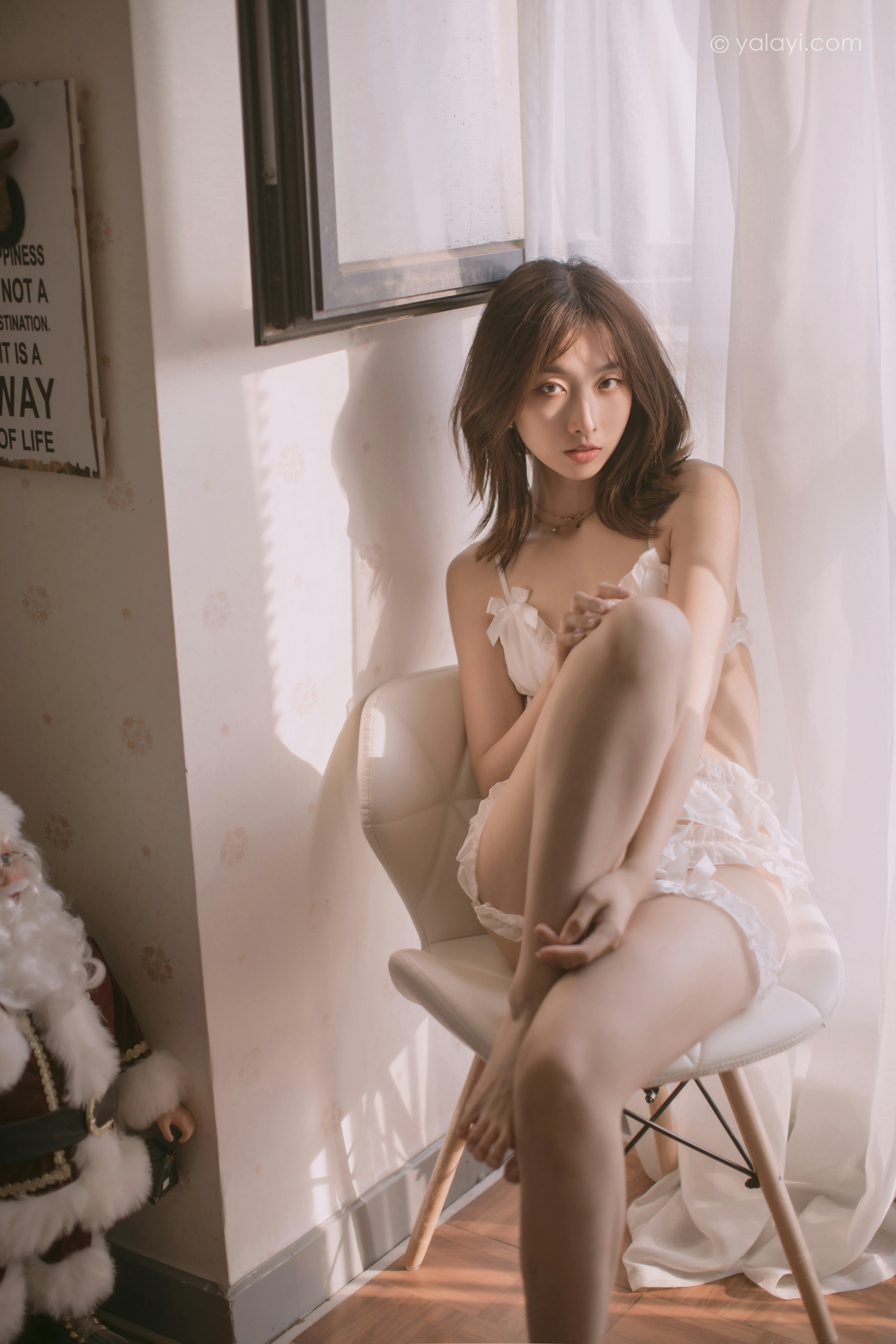 [YALAYI雅拉伊]NO.784 花香的午后 佳佳 白色透视情趣内衣性感私房写真集第13张