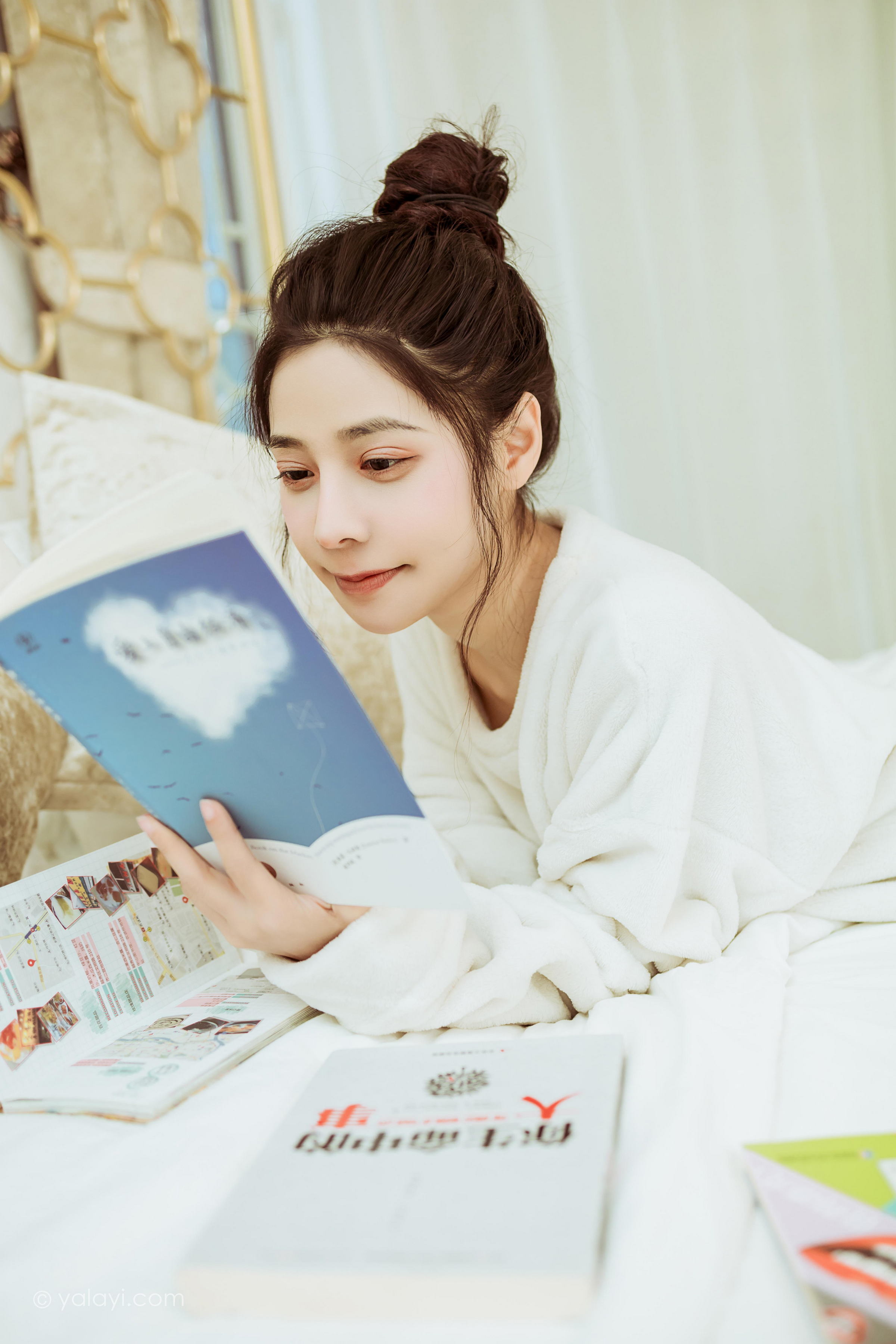 [YALAYI雅拉伊]2022.03.02 恋爱日常 诗咏 白色连身毛衣居家清纯写真集第4张
