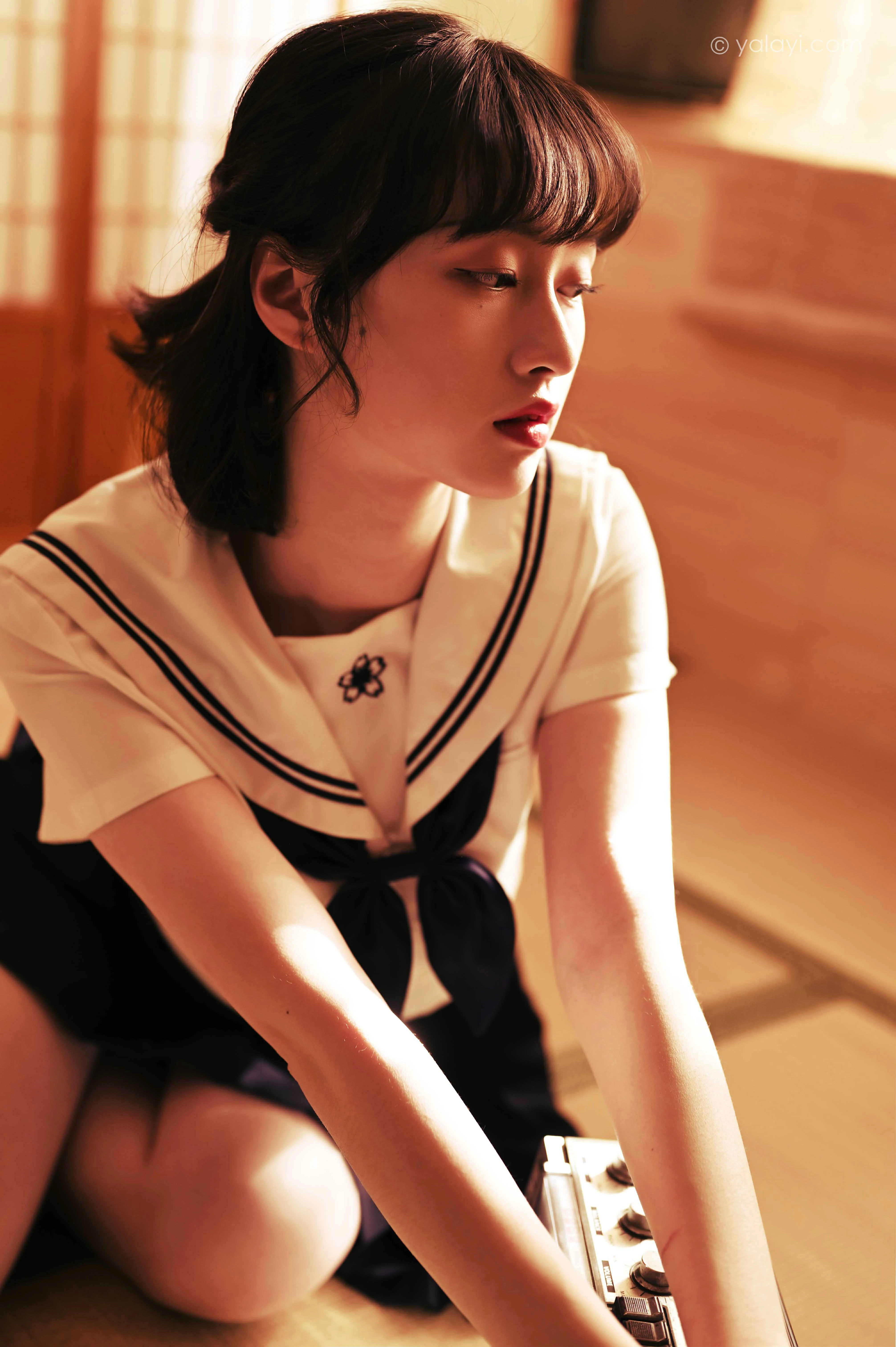 [YALAYI雅拉伊]NO.778 优等生JK 京京 白色水手制服加黑色短裙私房写真集第3张