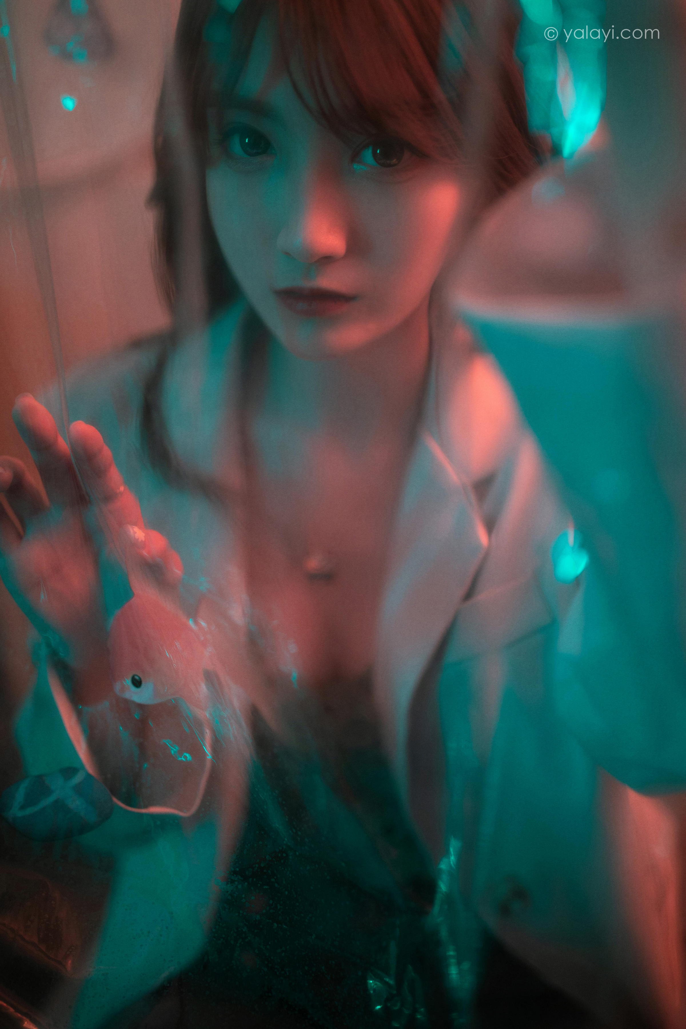 [YALAYI雅拉伊]2022.04.02 无关痛痒 小米 白色外套与灰色蕾丝内衣加牛仔裤性感私房写真集第13张