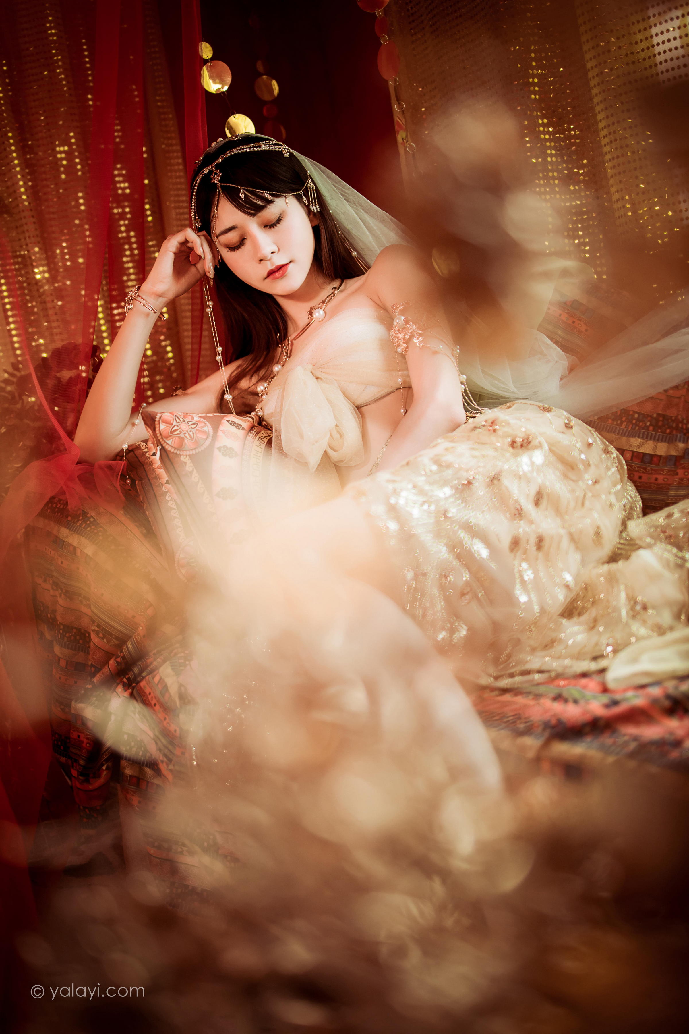 [YALAYI雅拉伊]2022.04.07 风铃公主 陈若冰 白色情趣舞裙加裹胸内衣性感私房写真集第2张