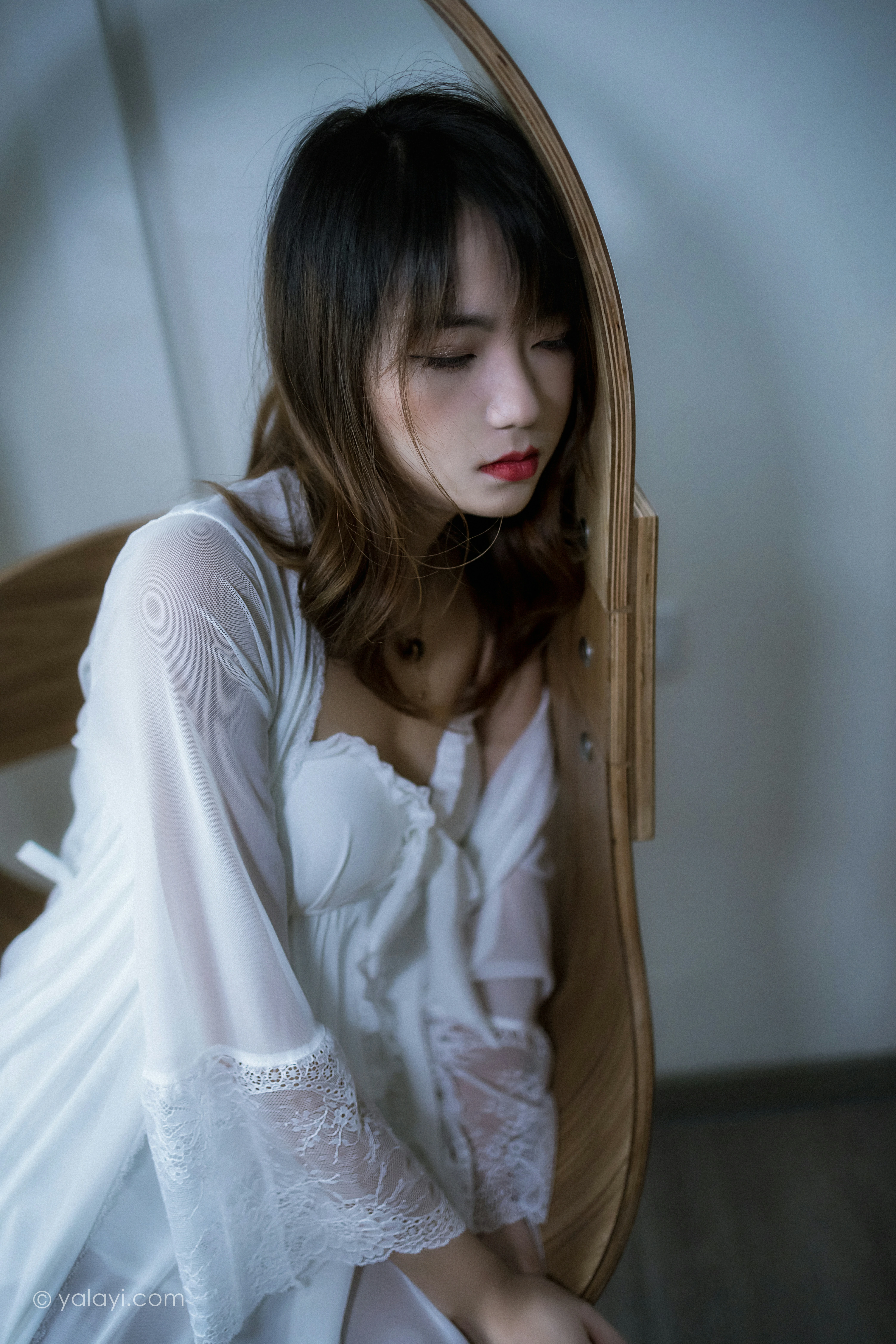 [YALAYI雅拉伊]NO.759 灰色空间 樊梵 白色透视蕾丝睡衣性感私房写真集第6张