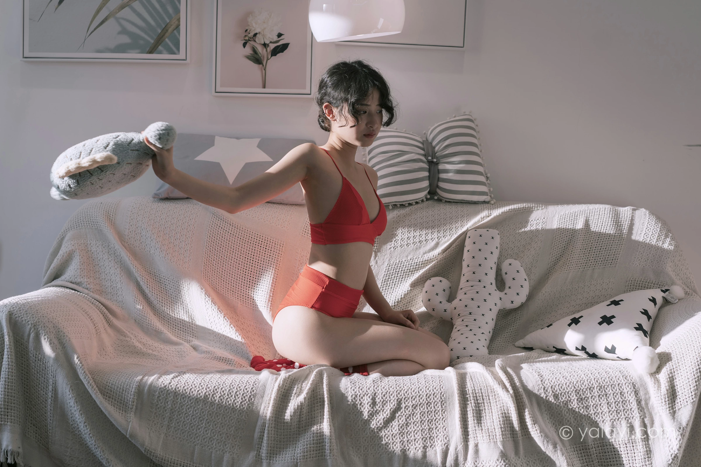 [YALAYI雅拉伊]NO.666 《太委屈》 西子 红色内衣居家私房写真集第7张