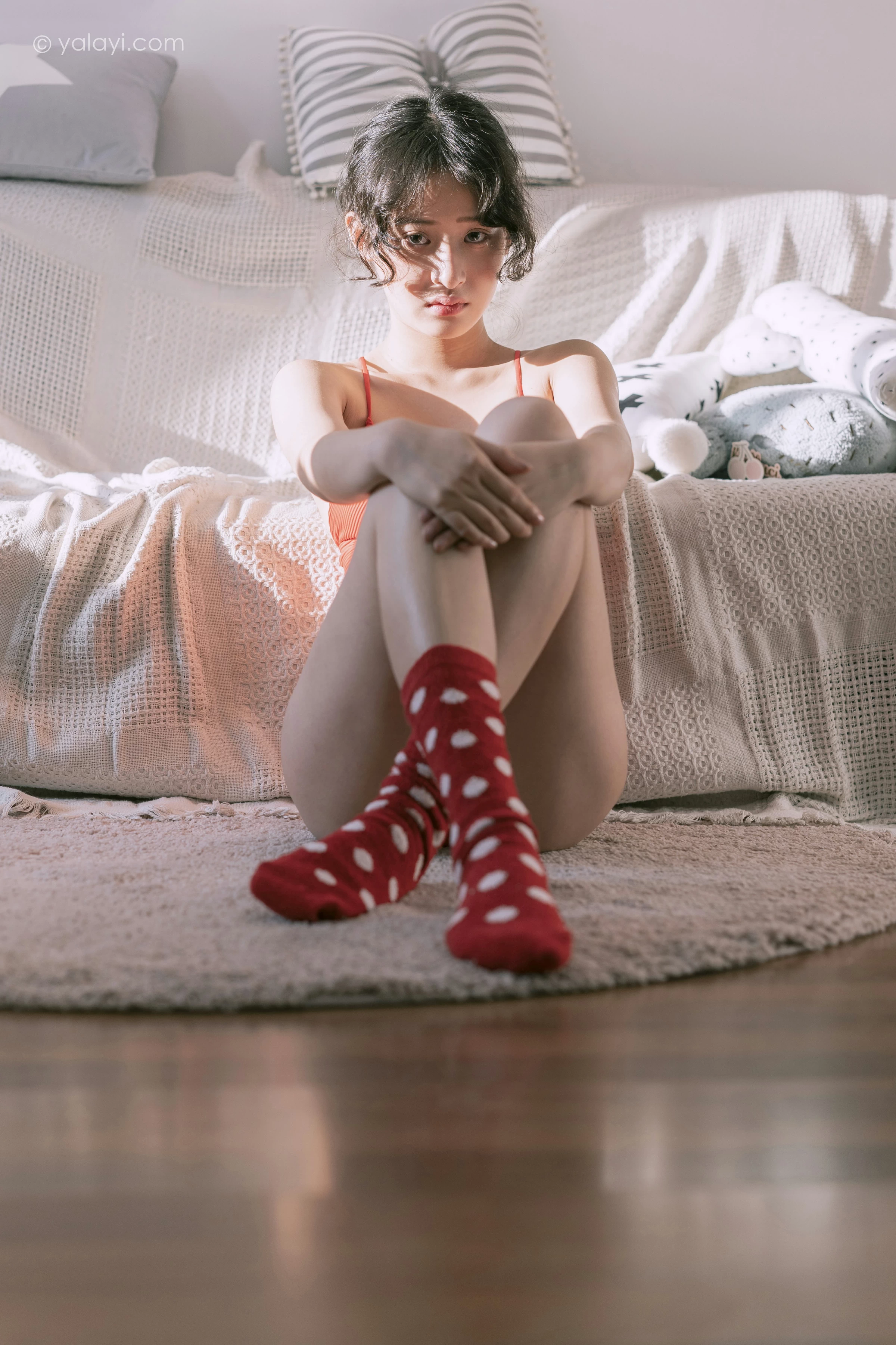 [YALAYI雅拉伊]NO.666 《太委屈》 西子 红色内衣居家私房写真集第9张