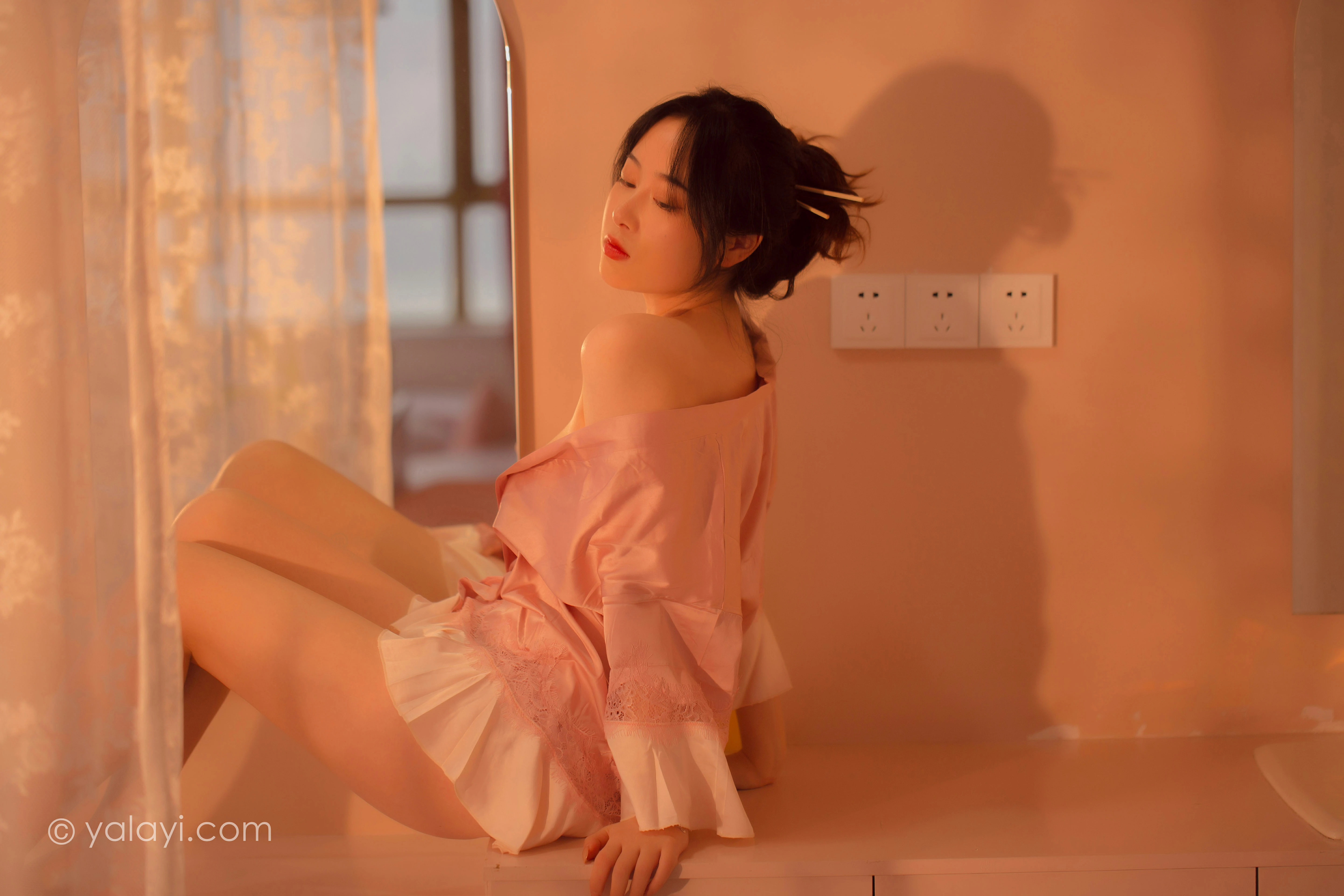 [YALAYI雅拉伊]NO.762 寂静中开放 璎珞 粉色蕾丝睡衣性感私房写真集第5张