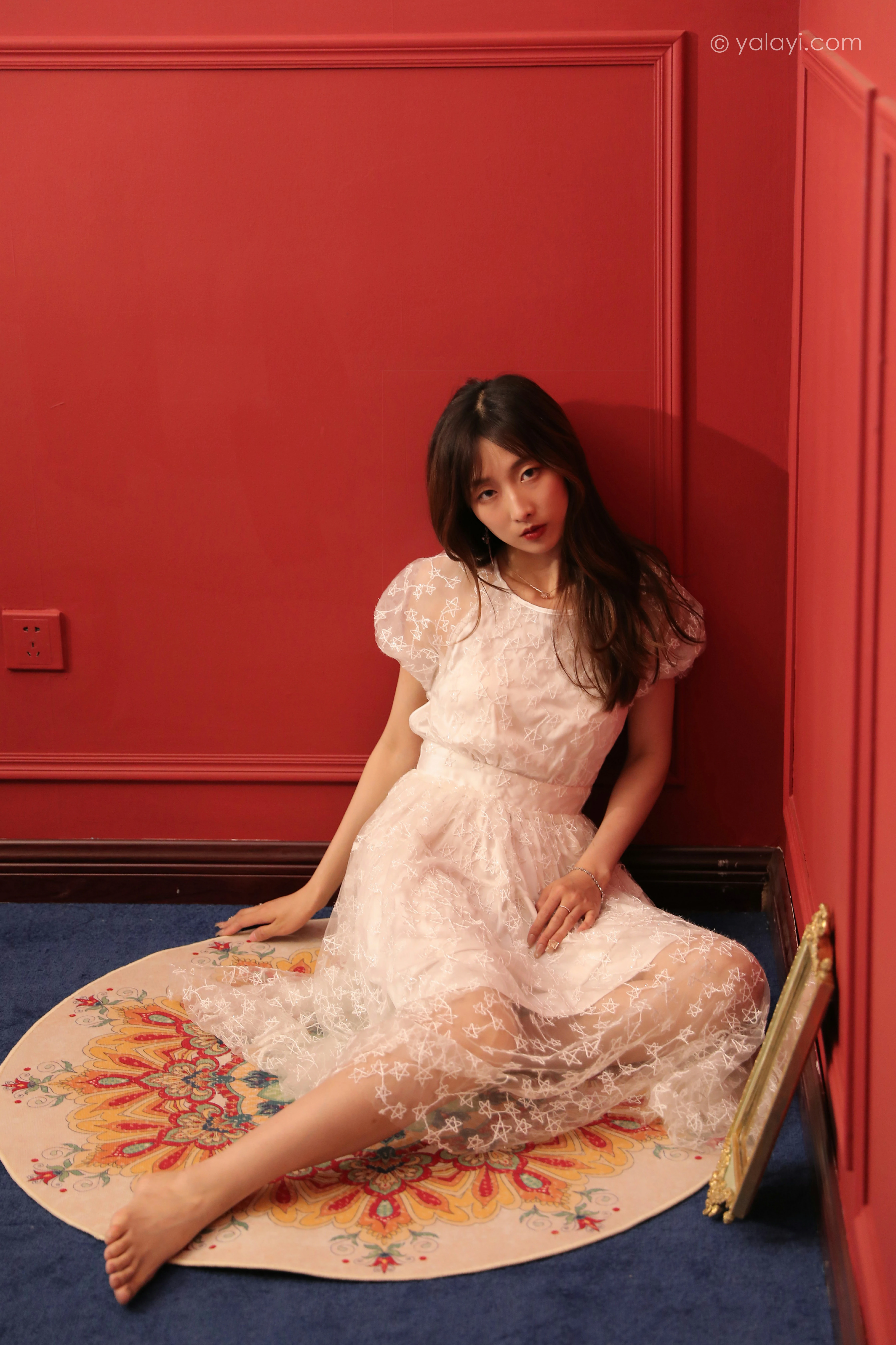 [YALAYI雅拉伊]NO.797 看着你离开 佳佳 白色透视蕾丝连衣裙居家私房写真集第10张