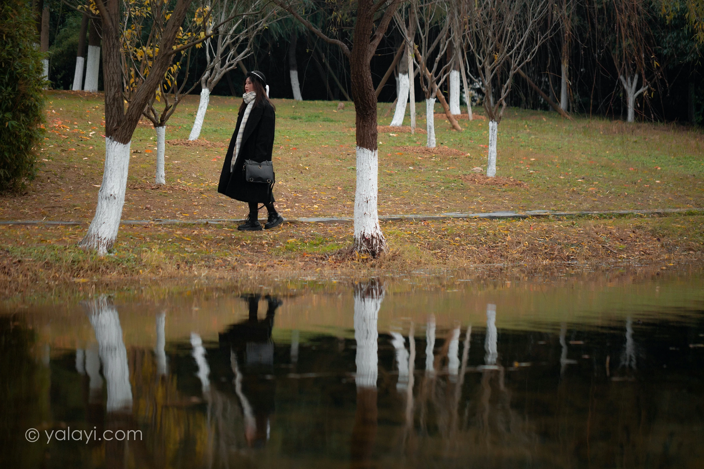[YALAYI雅拉伊]NO.748 《冬恋》 梦涵 黑色JK制服与短裙加黑丝美腿清纯写真集第1张