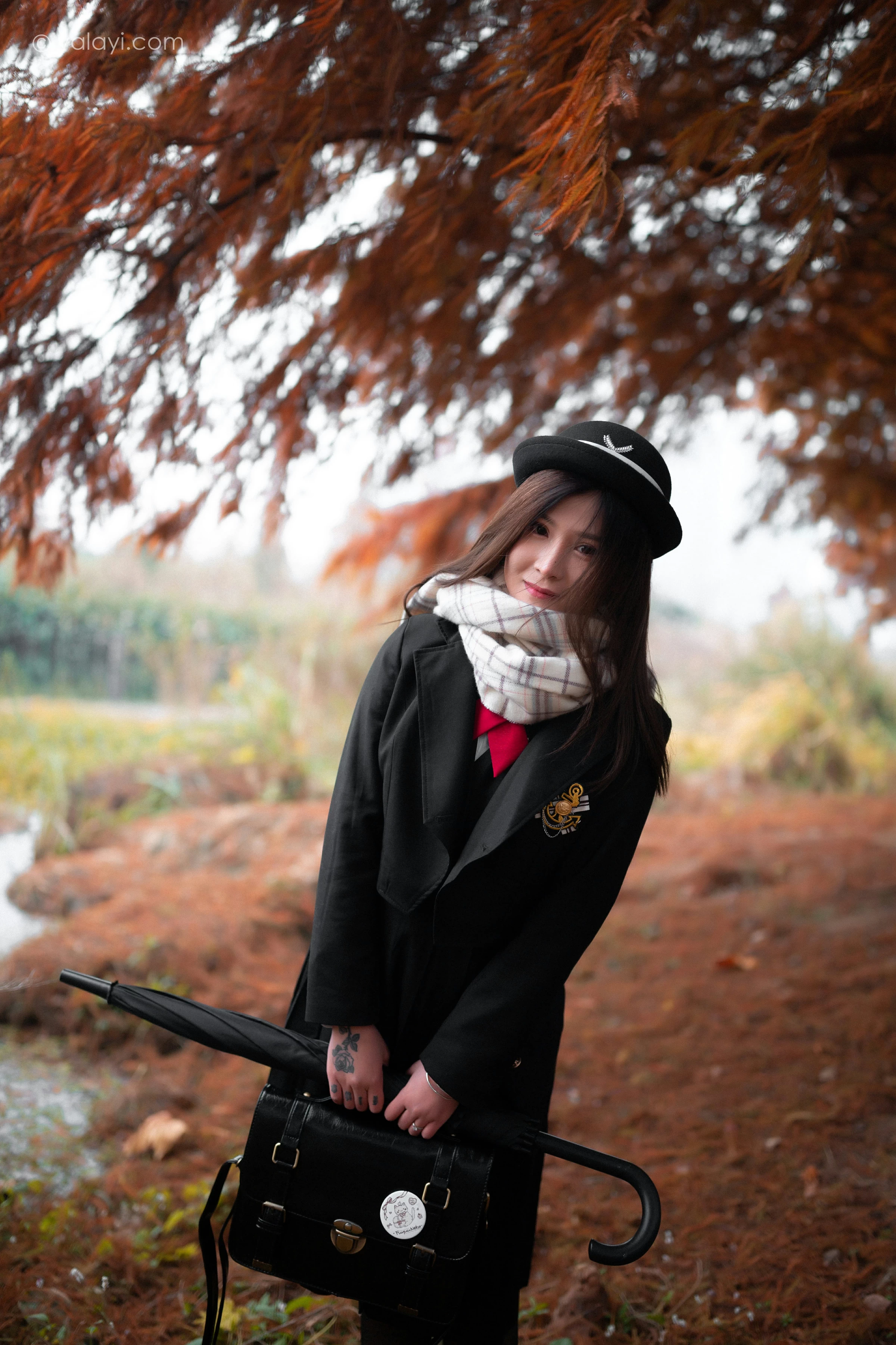 [YALAYI雅拉伊]NO.748 《冬恋》 梦涵 黑色JK制服与短裙加黑丝美腿清纯写真集第17张