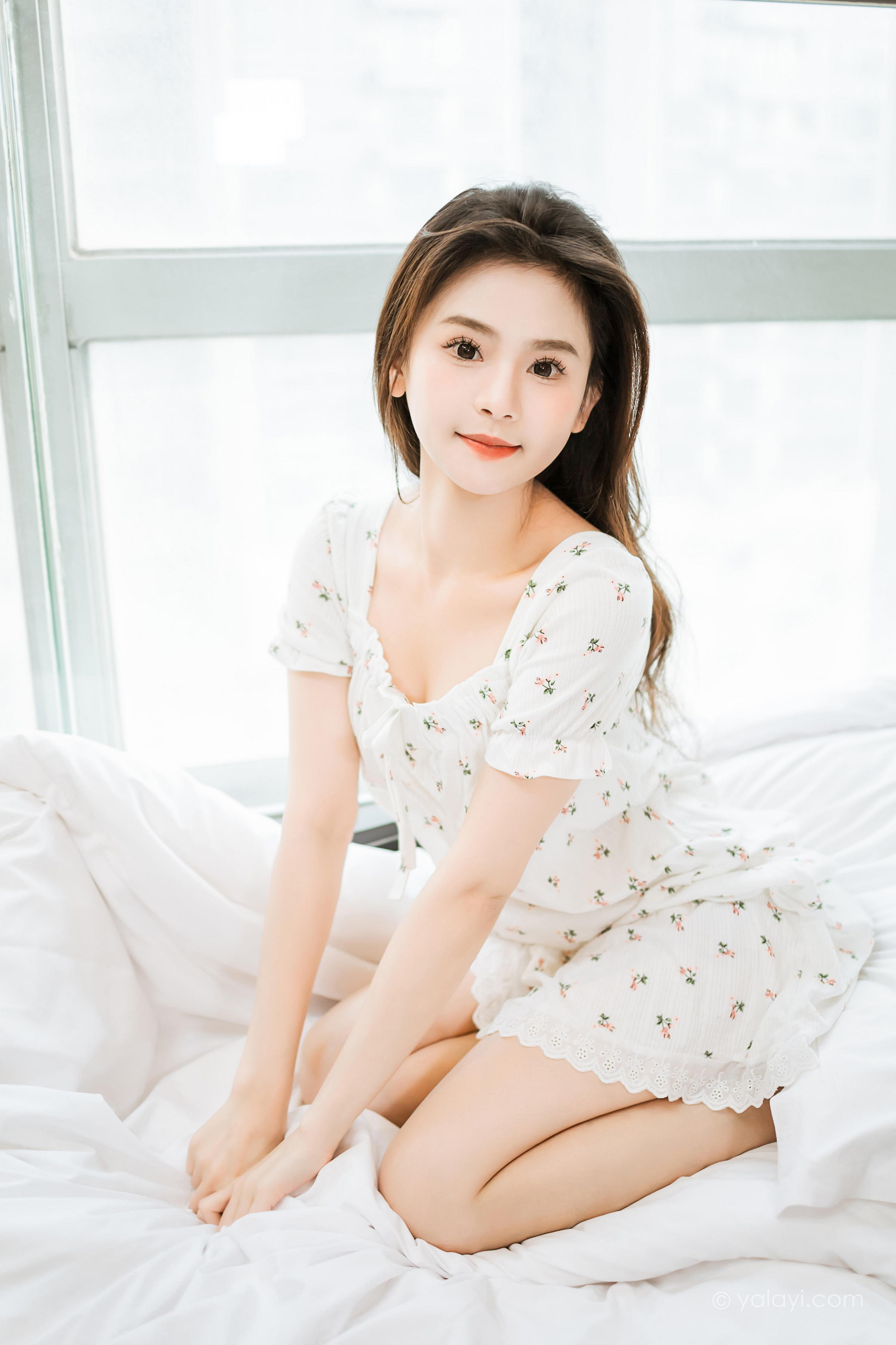 [YALAYI雅拉伊]2023.05.05 请你吃瓜 若婷 白色连衣裙加白色围裙性感私房写真集第15张