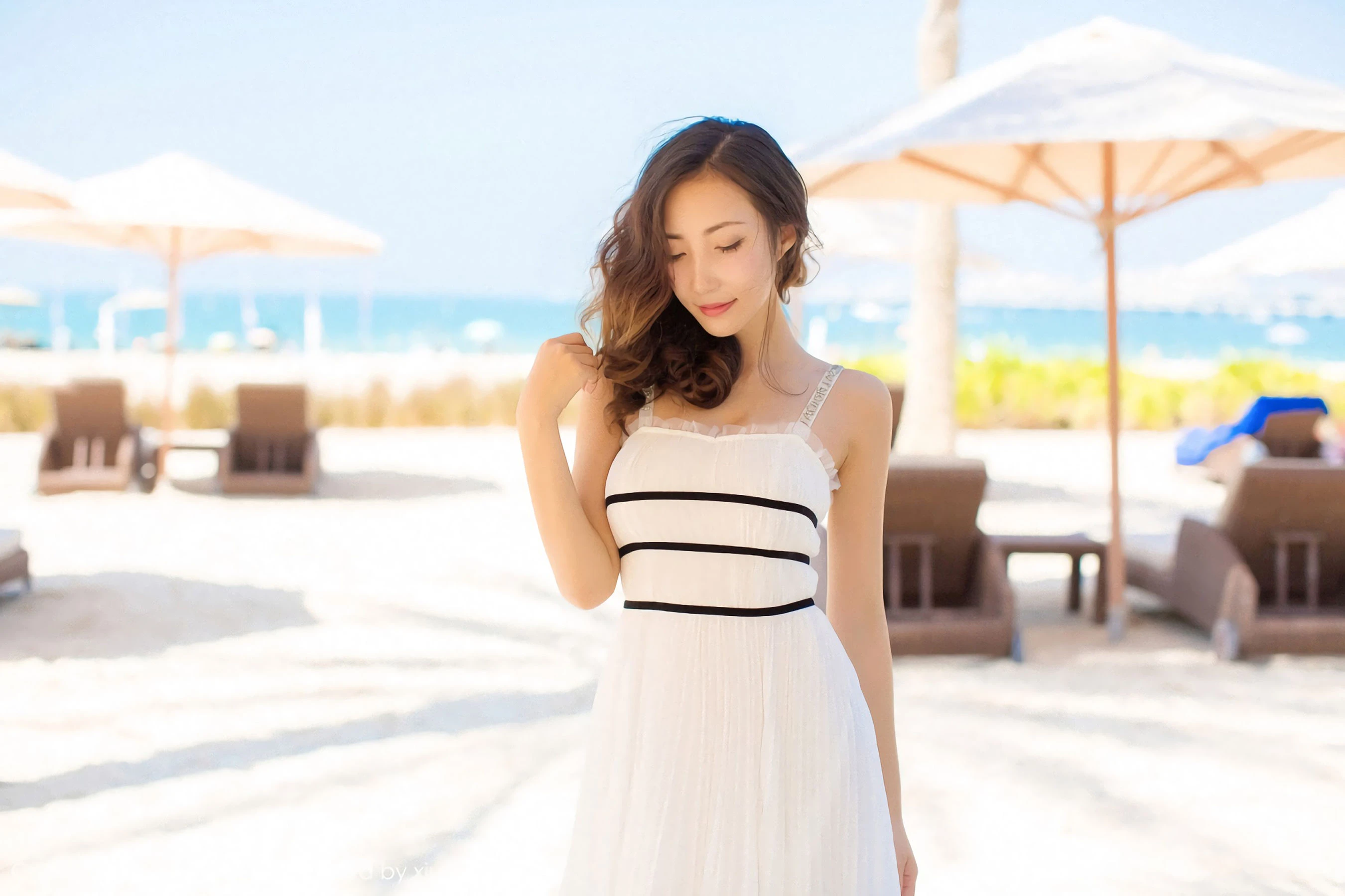 Yumi-尤美《迪拜旅拍 沙滩女神》 尤蜜荟YouMi Vol.078第11张