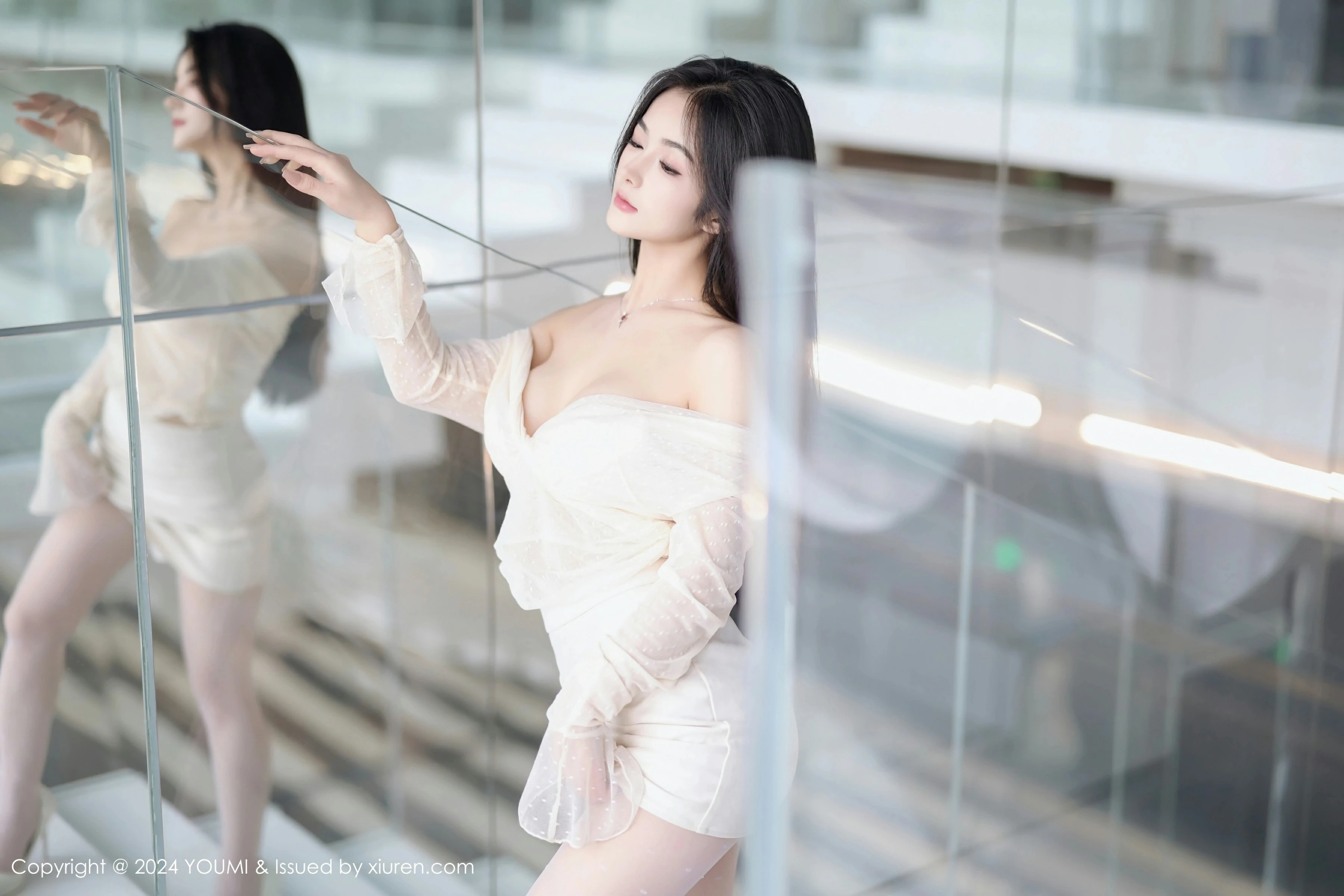  尤蜜荟 VOL.1072 谭小灵 [96P]第4张