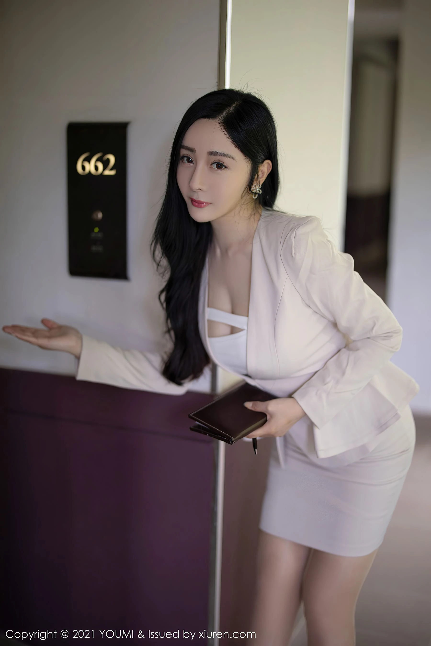 尤蜜荟YouMi Vol.695 允爾第10张