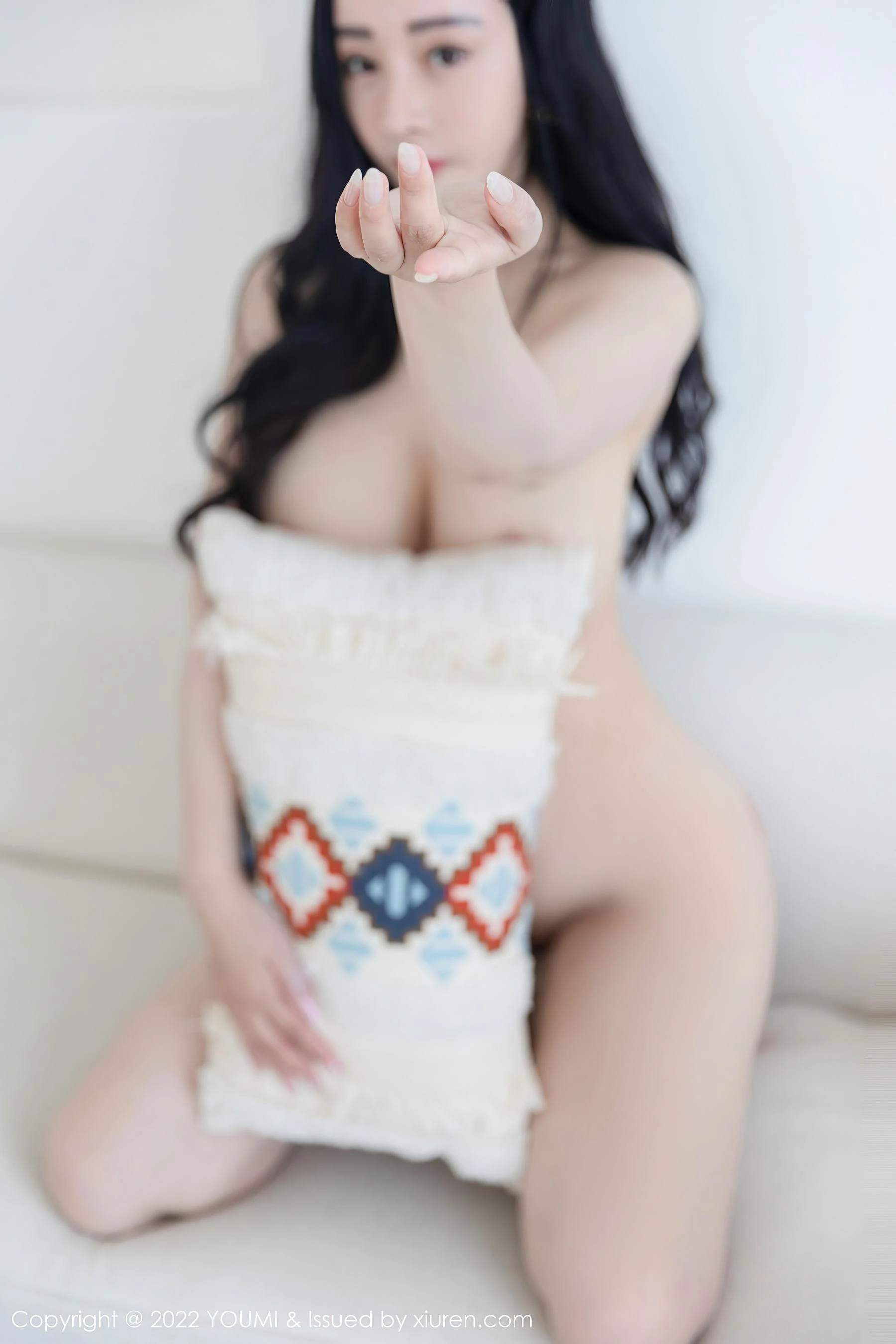  尤蜜荟 VOL.801 允爾第14张