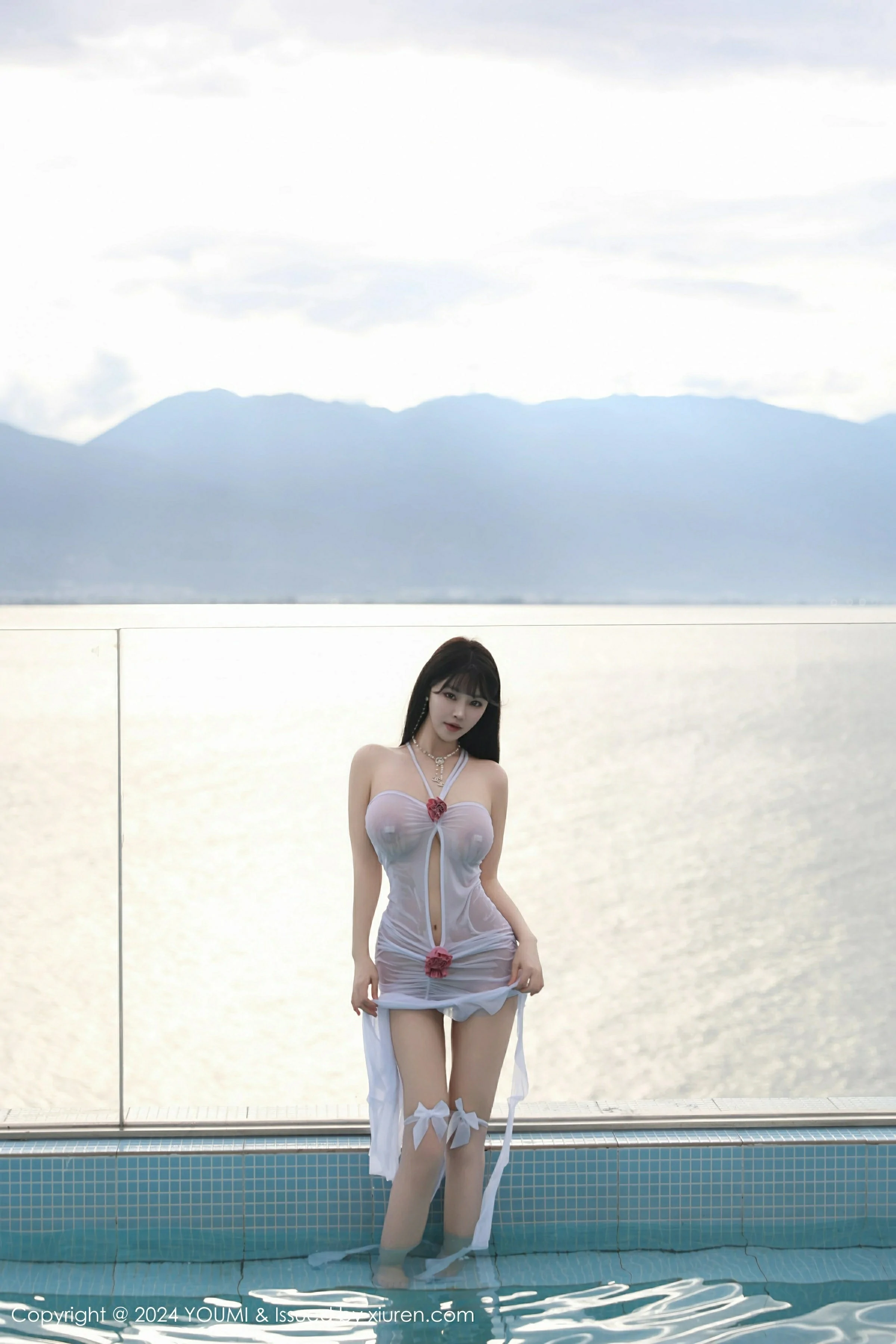  尤蜜荟 VOL.1097 心上可Flora [56P]第12张