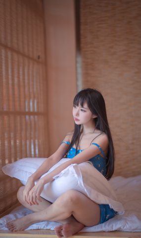Shika小鹿鹿   蓝裙子[16P]
