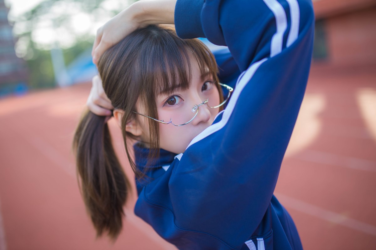 青春COSER@绮太郎_Kitaro 运动服女孩1 在现浏览第1张