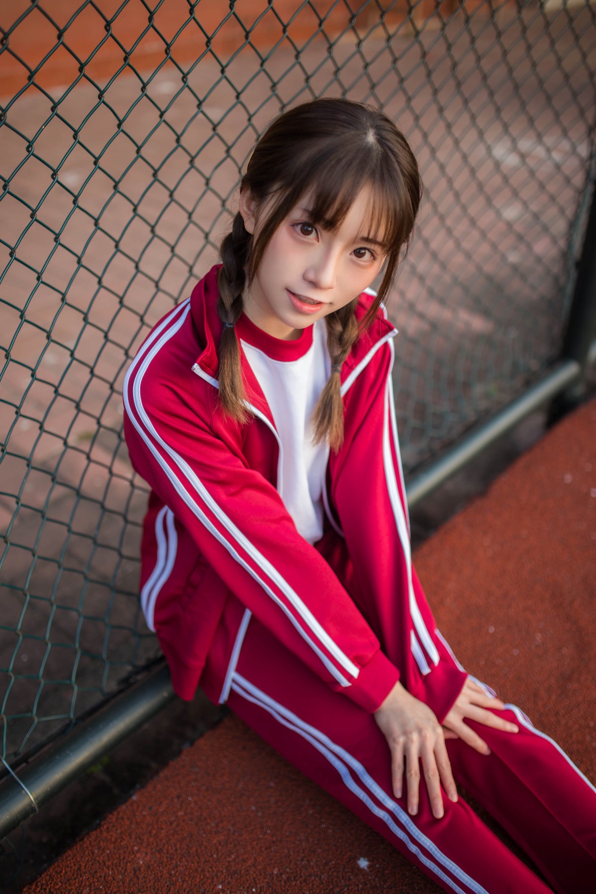 青春COSER@绮太郎_Kitaro 运动服女孩2 在现浏览第1张