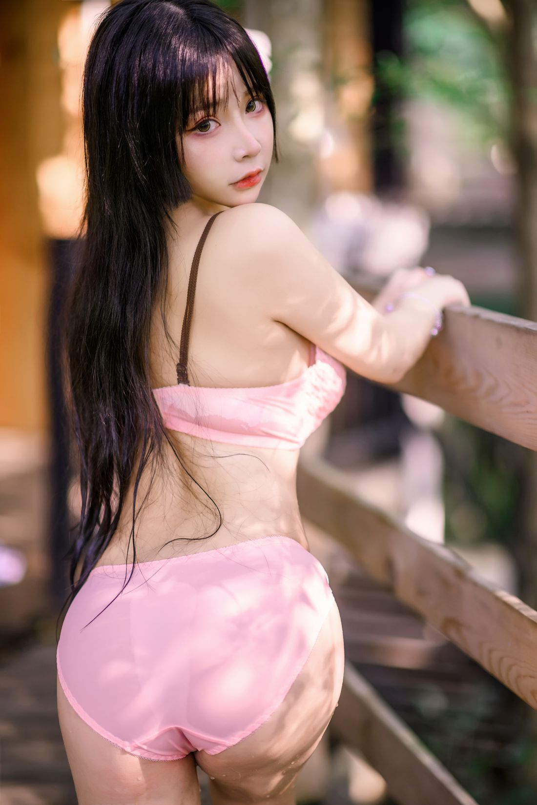 微博红人Coser@抱走莫子aa 写真本 在现浏览第7张