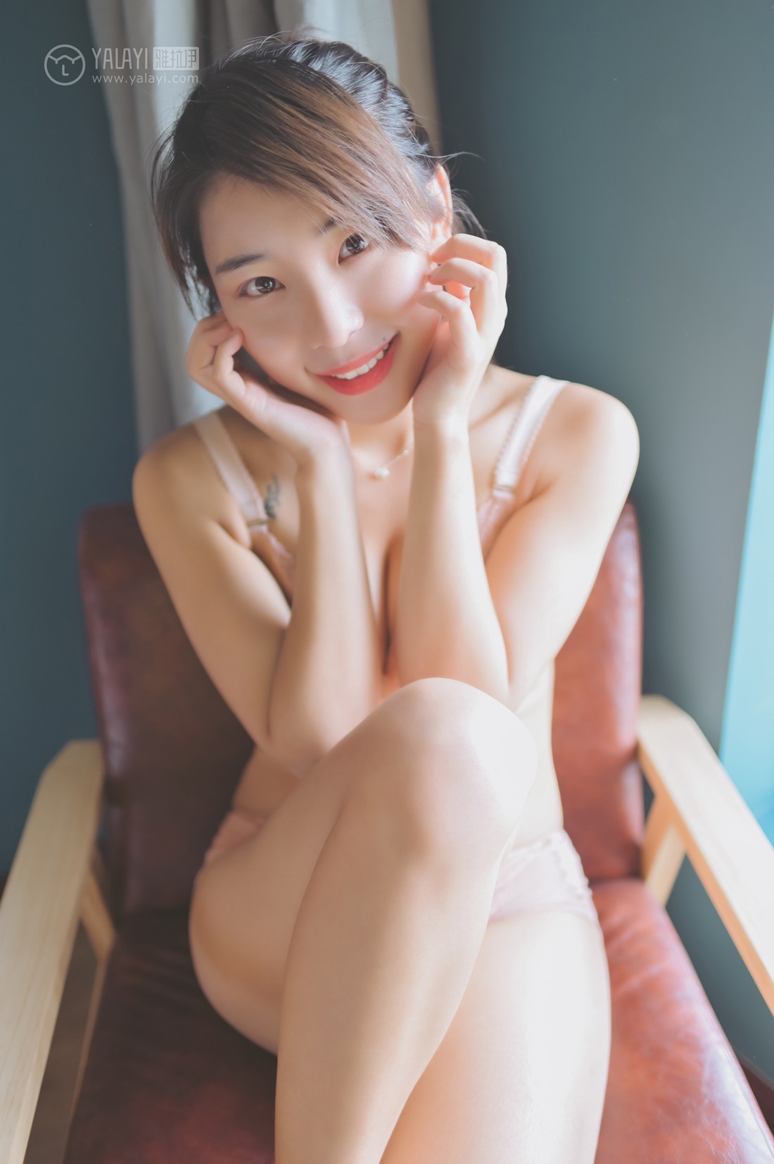 [YALAYI雅拉伊] 2019.07.14 No.338 你笑起来真好看 俞青青 在现浏览第3张