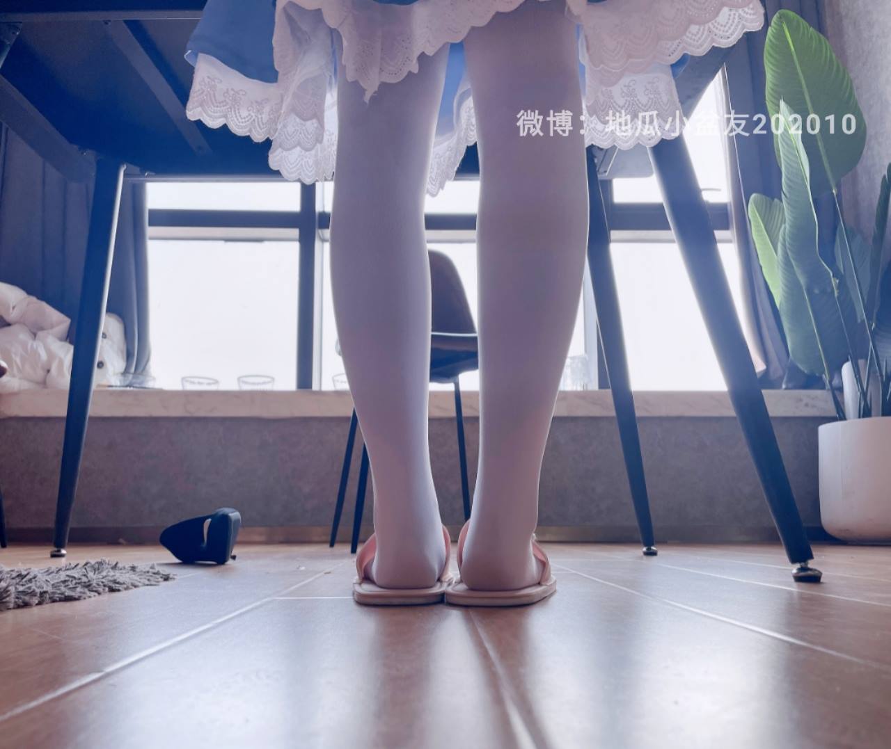 网紅Coser@地瓜小朋友 -蓝女仆装白丝族台球[21P]第3张