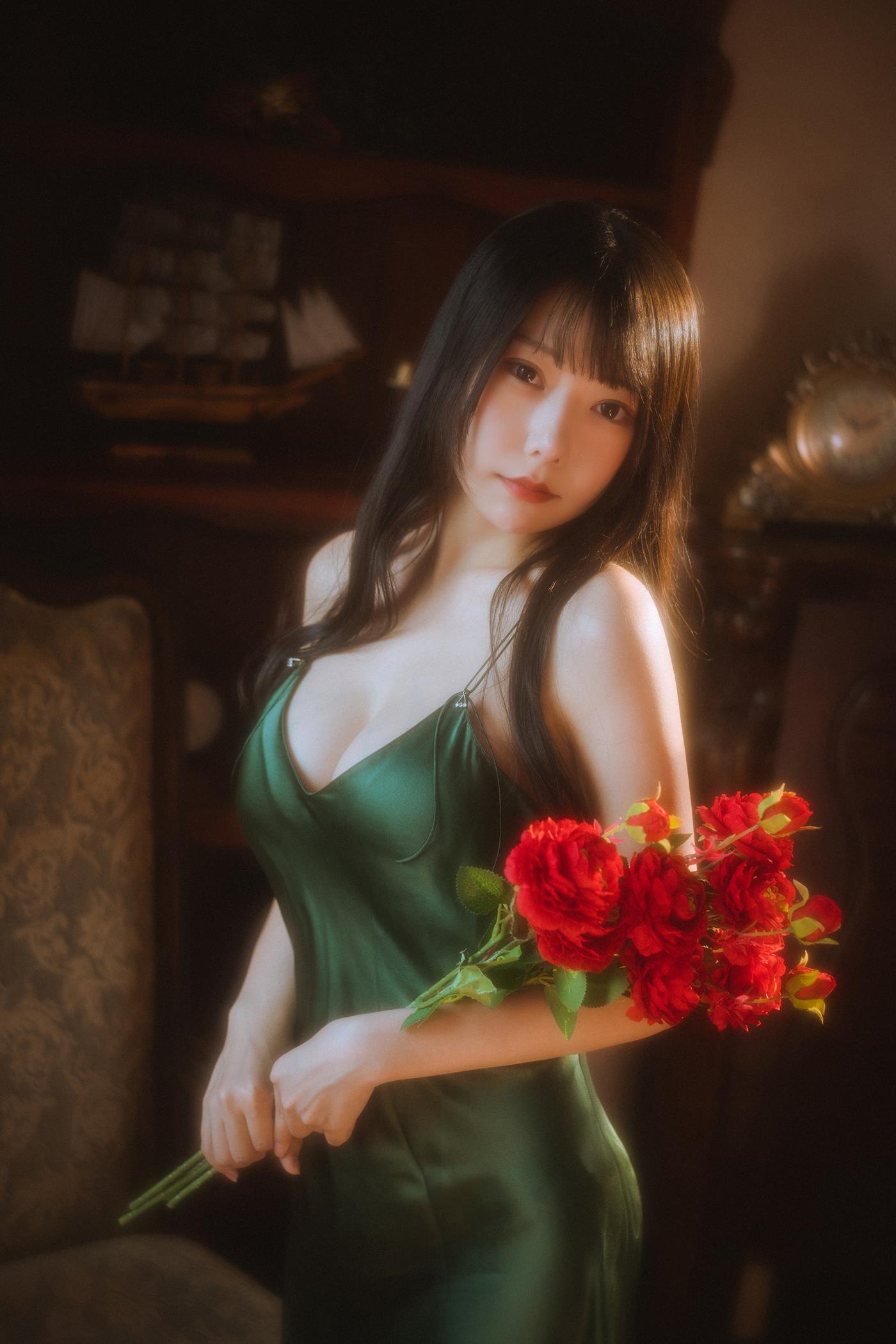 网紅Coser@香草喵露露  杨枝甘露 绿色连衣裙 [45P]第7张