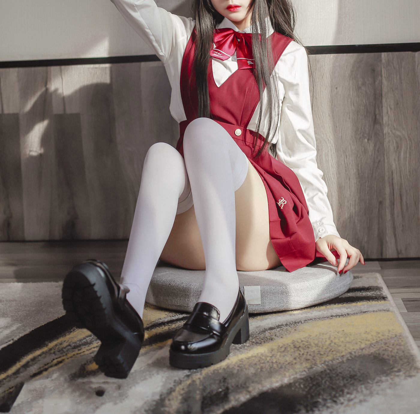 Cosplay日奈娇- JK少女红裙 [28P]第6张