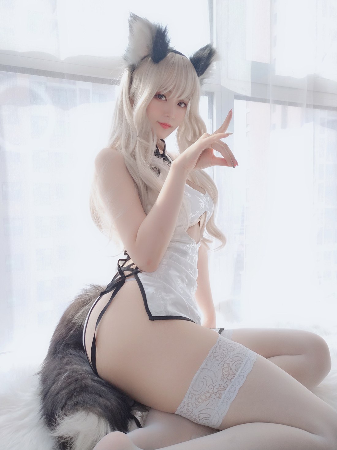 人气动漫Coser@白银81 小白狼 在现浏览第10张