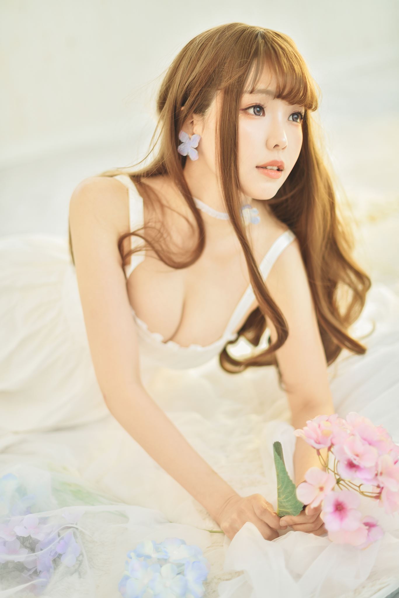 台湾Coser@ElyEE子 White Dress [22P]第1张