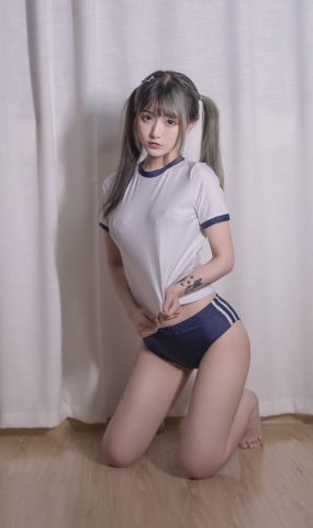 人气动漫Coser@铁板烧鬼舞 至服本 体操服 在现浏览