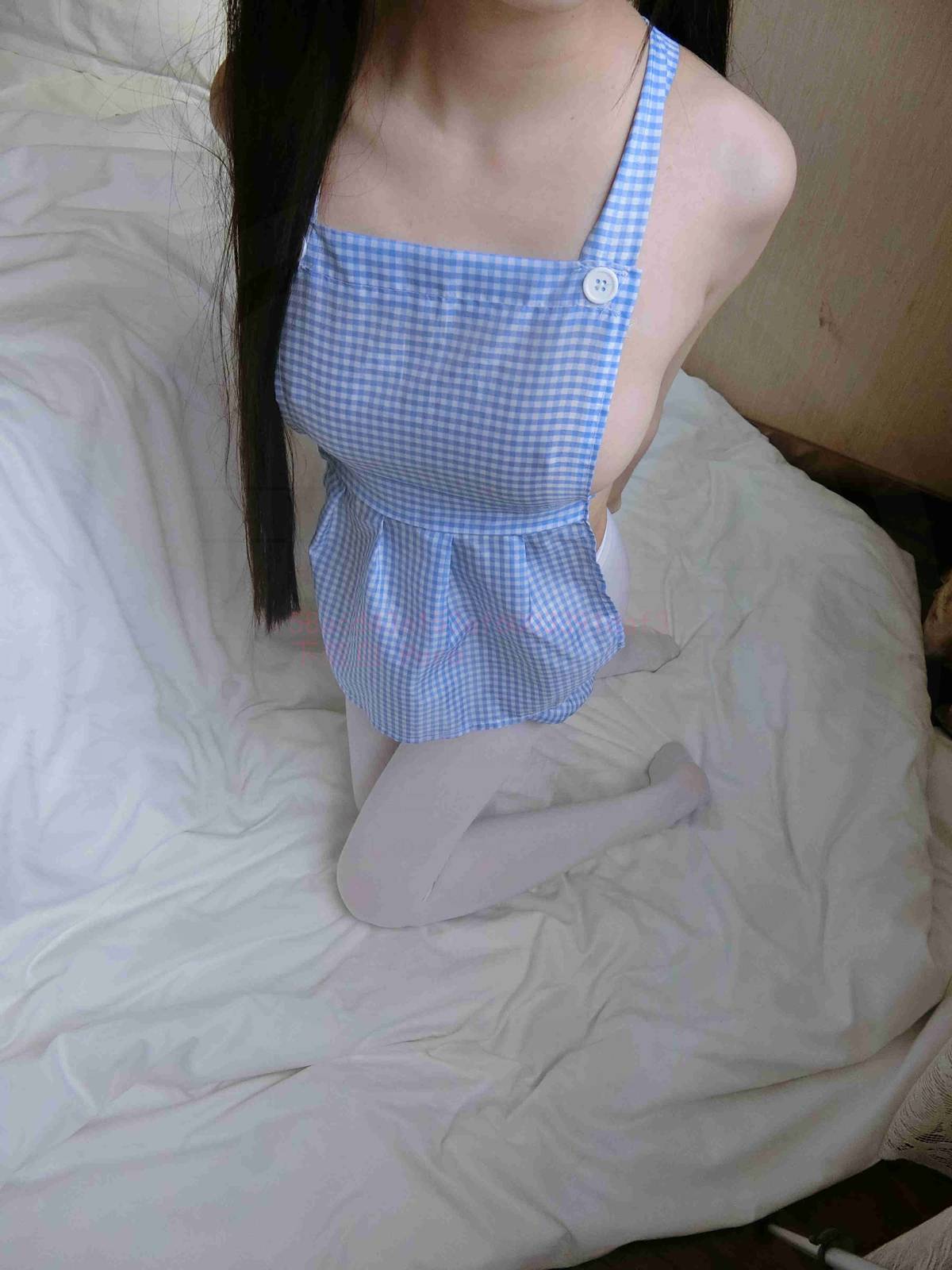 微博萌妹字@西尔酱 &#8211; 蓝白围裙 在现浏览第5张