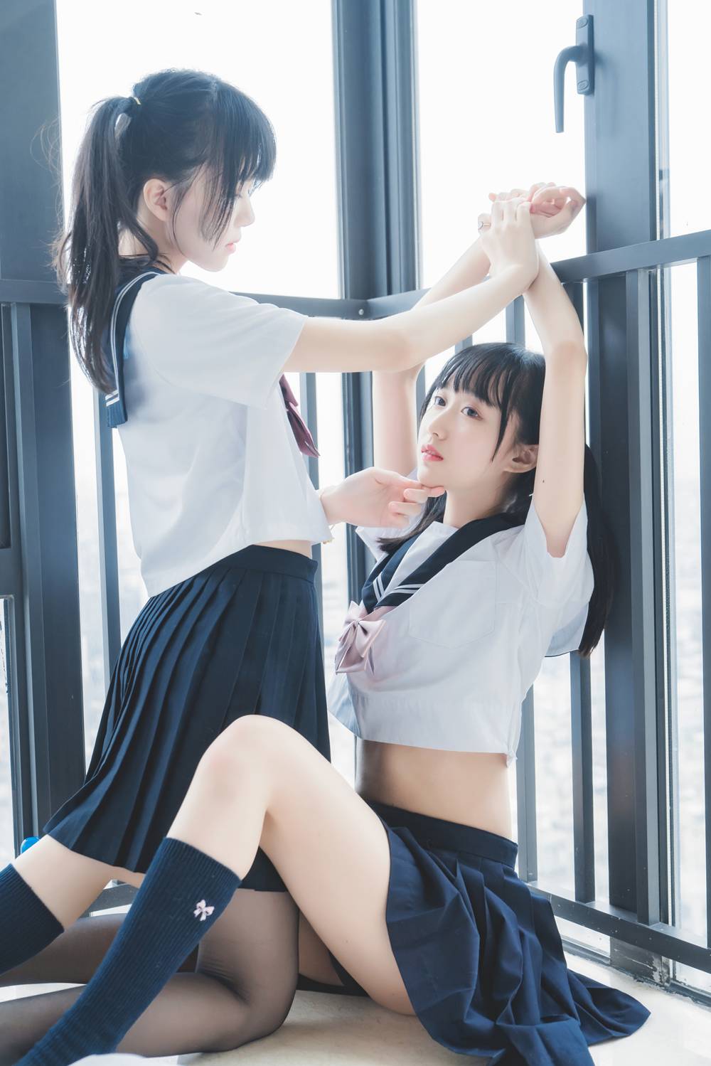 网荭Coser@木绵绵OwO 她(至服×至服)  在现浏览第6张