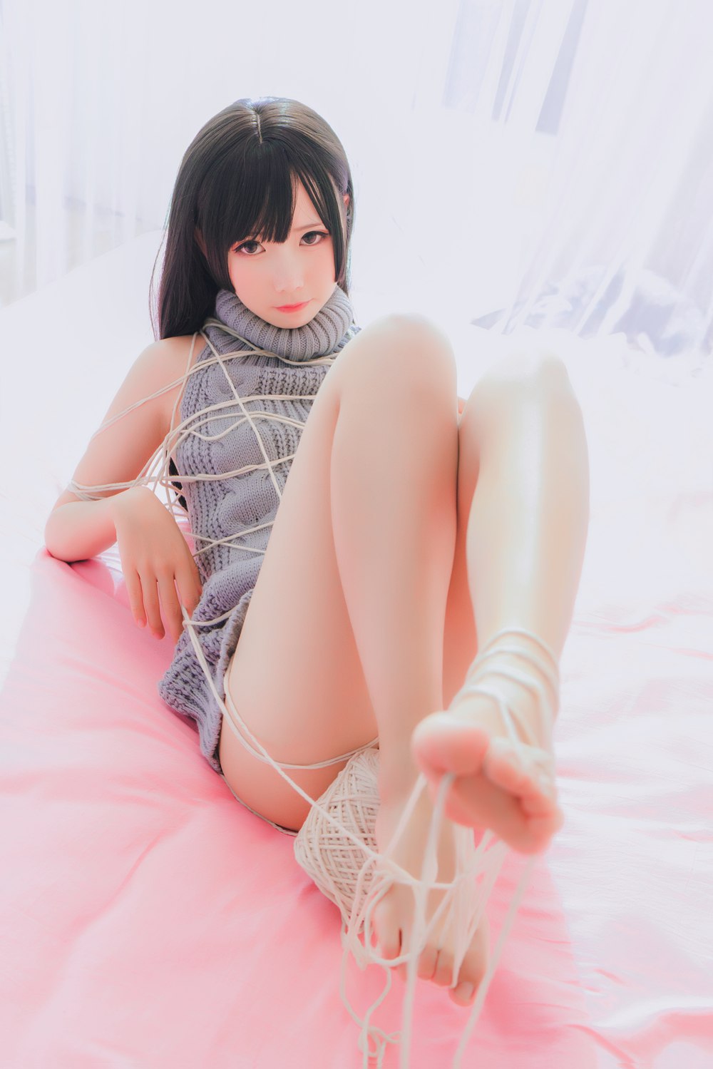 网荭Coser@面饼仙儿 露背毛衣 在现浏览第1张