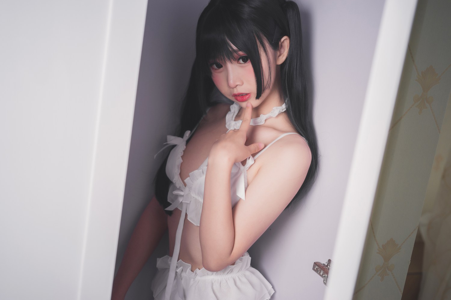 网荭Coser@面饼仙儿 脑内少女 白内一 在现浏览第1张