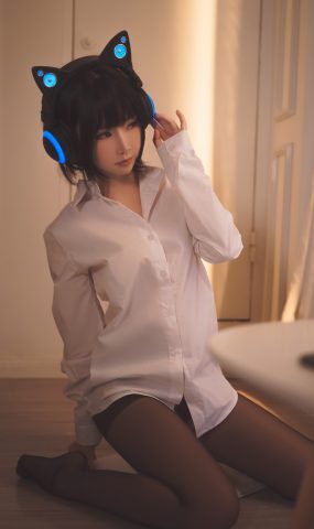 网荭Coser@面饼仙儿 猫耳耳机 在现浏览