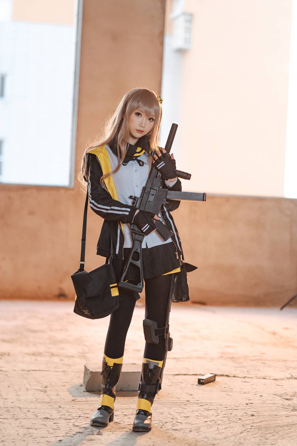 网荭Coser@面饼仙儿 UMP45 在现浏览第3张