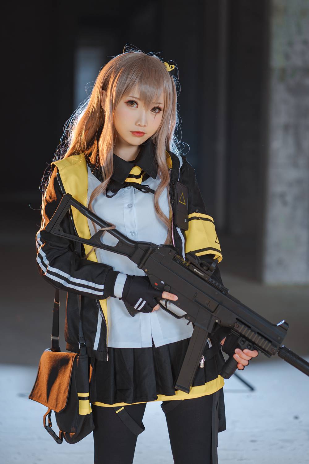 网荭Coser@面饼仙儿 UMP45 在现浏览第3张