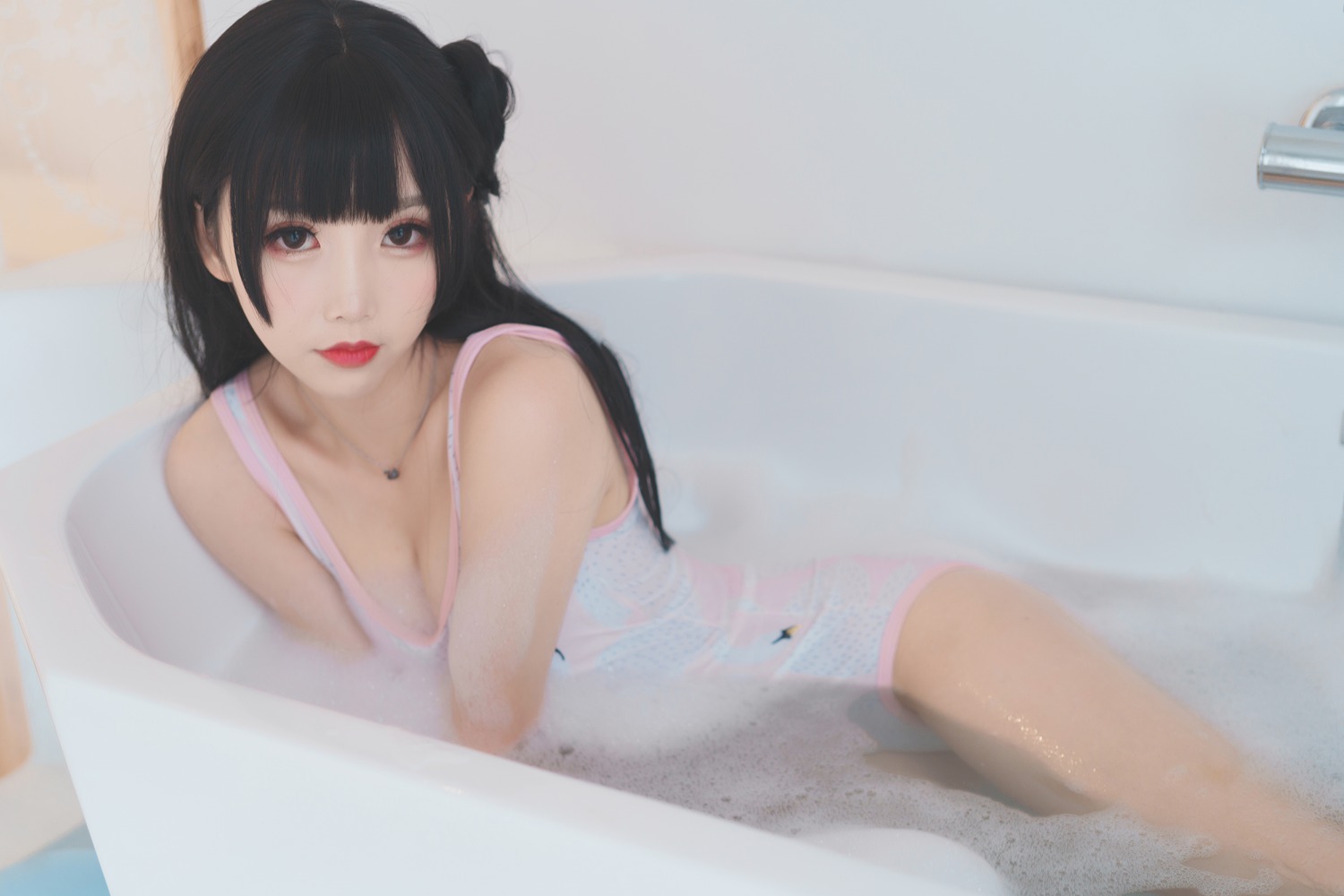 网荭Coser@面饼仙儿 浴缸泡泡 在现浏览第4张