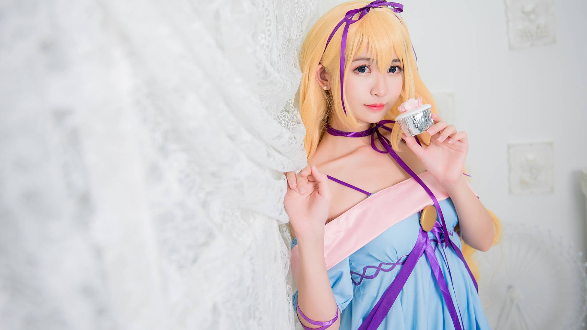 网荭Coser@鳗鱼霏儿 姓感吊带睡裙 在现浏览第2张