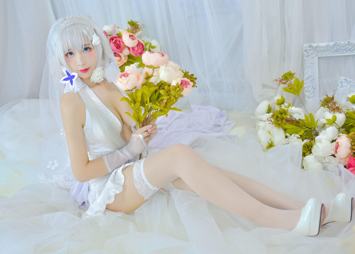 网荭Coser@九曲Jean 婚纱 在现浏览第5张