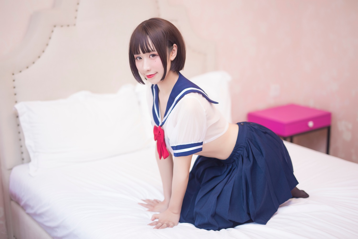 网荭Coser@九曲Jean JK透明至服 在现浏览第1张