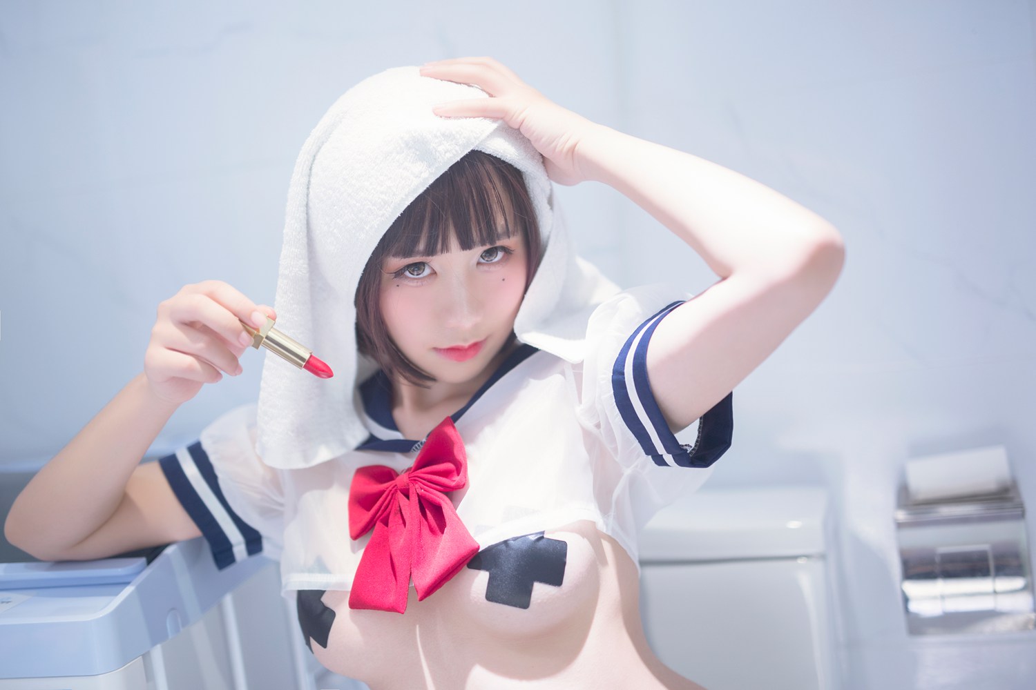 网荭Coser@九曲Jean JK透明至服 在现浏览第5张