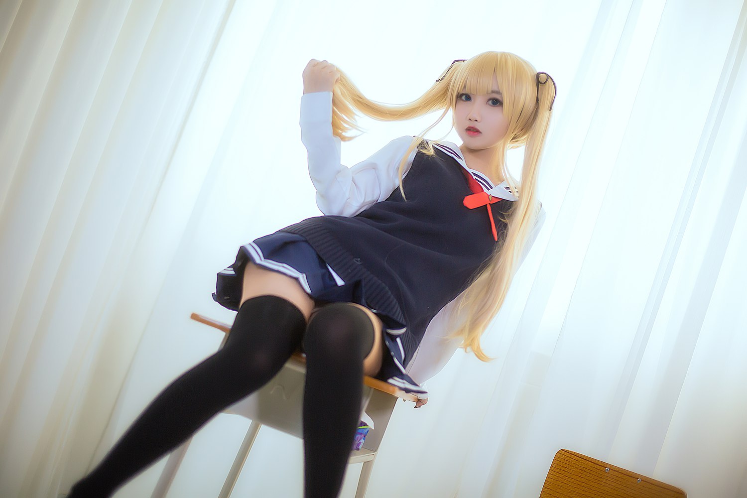 微博红人Coser@鬼畜摇 校服 在现浏览第3张