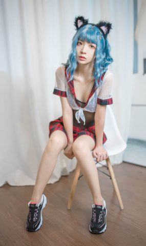 网荭Coser@疯猫ss 蓝发 在现浏览