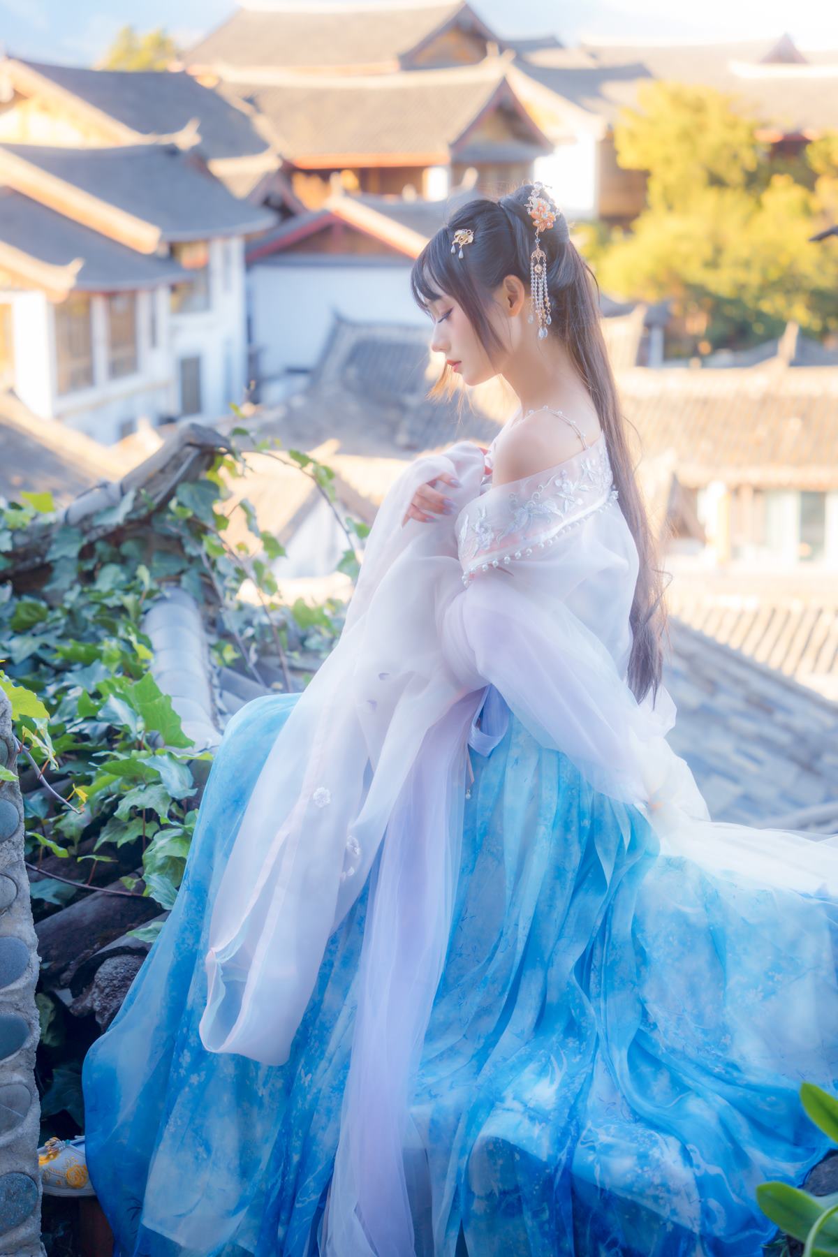 人气Coser@兔子Zzz不吃胡萝卜 丽江屋顶 [22P]第5张