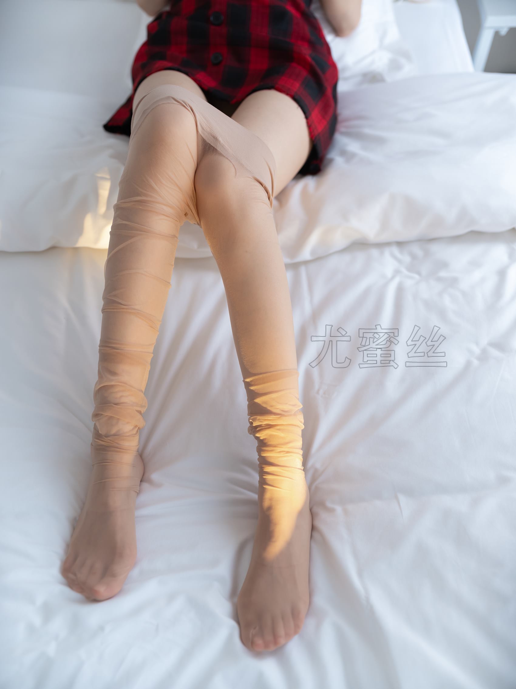 [尤蜜丝]尤蜜丝  穿搭推广展示图集 清晨的肉丝和红格子裙[88P]第4张