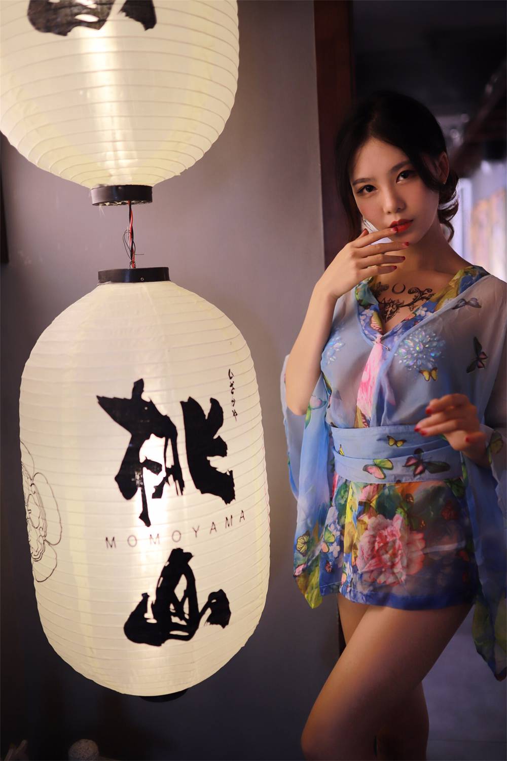 微博人气Coser@抖娘-利世 水蓝和服 在现浏览第1张